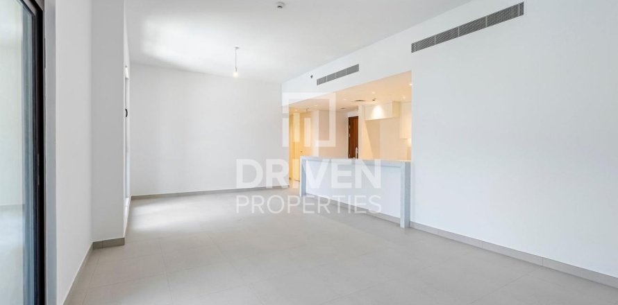 Apartament în Umm Suqeim, Dubai, EAU 3 dormitoare, 176 mp.  №653021