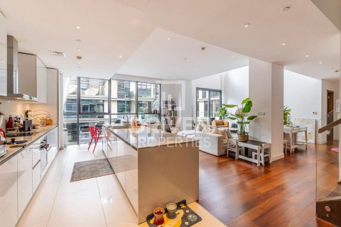 Duplex sa City Walk, Dubai, UAE 4 silid-tulugan, 273 sq.m. № 653017 - larawan 2