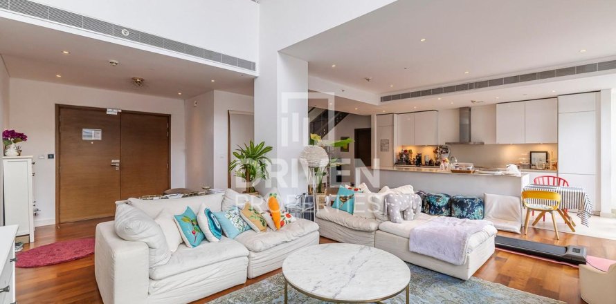 Duplex sa City Walk, Dubai, UAE 4 silid-tulugan, 273 sq.m. № 653017