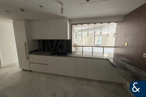 Apartmen di Jumeirah Beach Residence, Dubai, UAE 4 bilik tidur, 332 meter persegi № 684843 - foto 9