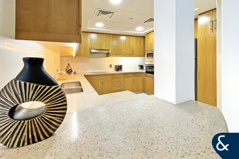 Apartment in Dubai Marina, Dubai, UAE 2 bedrooms, 155 sq.m. № 698199 - photo 8