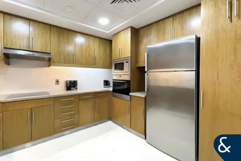 Apartment in Dubai Marina, Dubai, UAE 2 bedrooms, 155 sq.m. № 698199 - photo 7