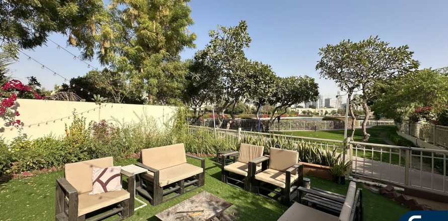 Βίλα σε The Springs, Dubai, ΗΑΕ 2 υπνοδωμάτια, 157 τ.μ. Αρ. 698194