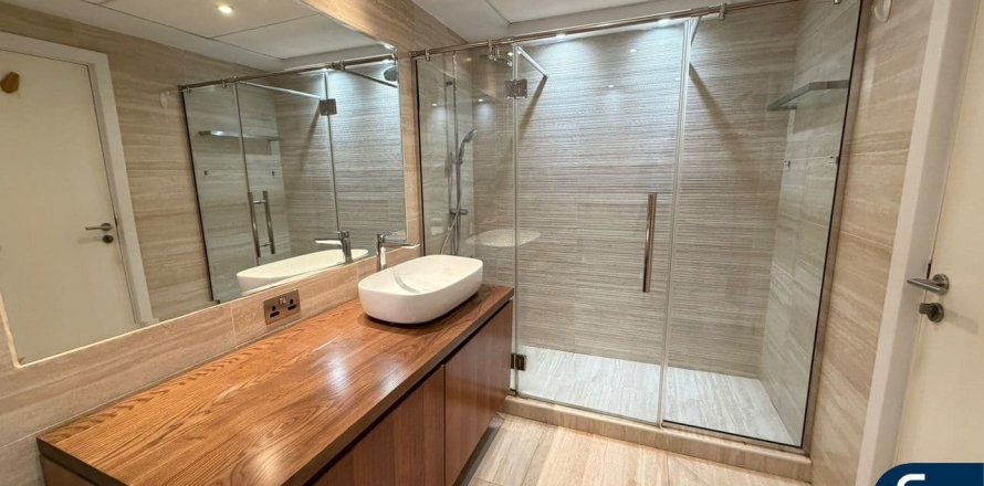 Lägenhet i Dubai Marina, Dubai, UAE 2 sovrum, 127 kvm Nr. 698196