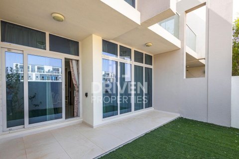 Adosado en venta en DAMAC Hills (Akoya by DAMAC), Dubai, EAU 3 dormitorios, 112 m2 № 682919 - foto 3