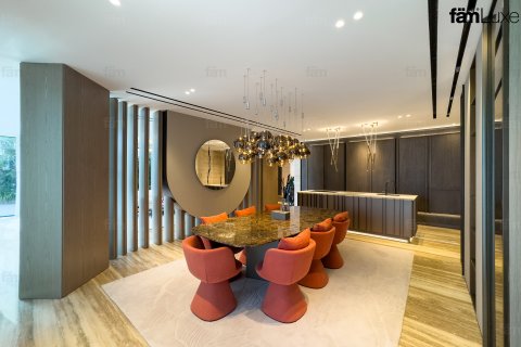 فيلا للبيع في نخلة جميرا، دبي، الإمارات العربية المتحدة 4 غرفة نوم ، 683.7 متر مربع ، رقم 678254 - صورة 2