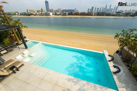 فيلا للبيع في نخلة جميرا، دبي، الإمارات العربية المتحدة 4 غرفة نوم ، 683.7 متر مربع ، رقم 678254 - صورة 13