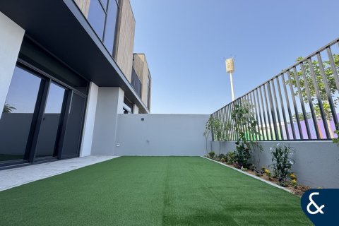 Villa til leje i Mudon, Dubai, UAE 3 soveværelser, 206 kvm № 668062 - foto 2