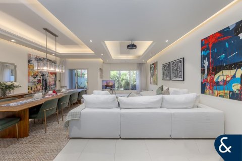 Radhus uthyres i Jumeirah Golf Estates, Dubai, UAE 3 sovrum, 267 kvm Nr. 668060 - fotografi 1