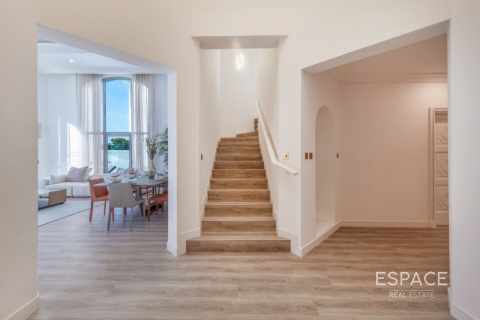 Vila u Palm Jumeirah, Dubai, UAE 4 spavaćih soba, 465 m2 Br. 658572 - fotografija 5