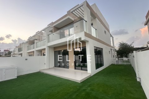 تاون هاوس للإيجار في دبي، الإمارات العربية المتحدة 4 غرفة نوم ، 181 متر مربع ، رقم 736409 - صورة 2