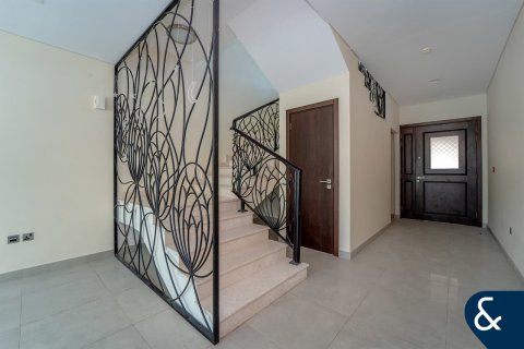 Motor City, Dubai, UAE의 판매용 빌라 침실 3개, 240제곱미터 번호 670970 - 사진 8