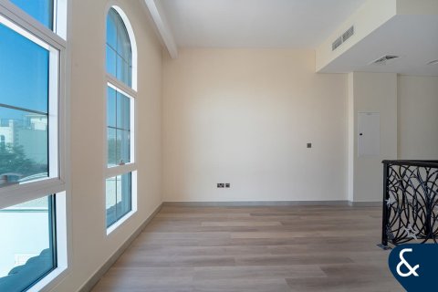 Motor City, Dubai, UAE의 판매용 빌라 침실 3개, 240제곱미터 번호 670970 - 사진 10