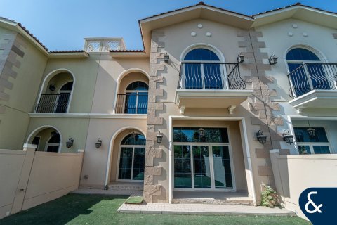 Motor City, Dubai, UAE의 판매용 빌라 침실 3개, 240제곱미터 번호 670970 - 사진 1