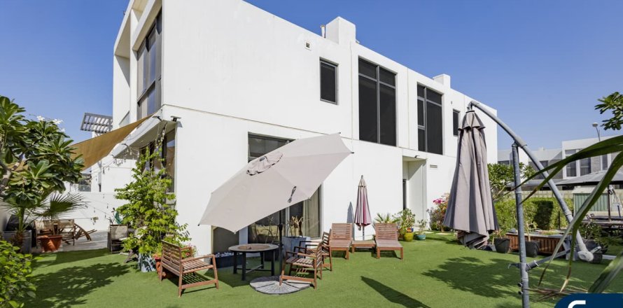 Villa i DAMAC Hills (Akoya by DAMAC), Dubai, UAE 6 sovrum, 457 kvm Nr. 670972