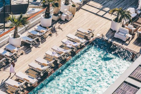 Shtëpi në qytet në Dubai, Emiratet e Bashkuara Arabe 4 dhoma gjumi, 144 m2. № 687205 - Foto 9