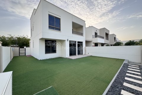 خانه شهری برای اجاره در Town Square، Dubai، امارات متحده عربی 4 خوابه ، 302 متر مربع ، شماره 719712 - تصویر 1