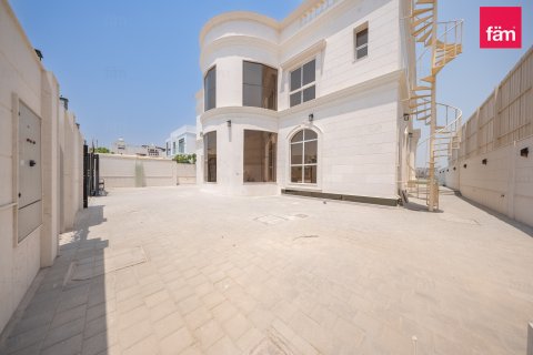 Vilë në Al Barsha, Dubai, Emiratet e Bashkuara Arabe 5 dhoma gjumi, 910.5 m2. № 726675 - Foto 9