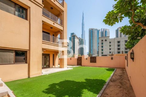 Appartement te koop in Downtown Dubai (Downtown Burj Dubai), Dubai, VAE 1 slaapkamer, 227 vr.m., nr 642742 - foto 1