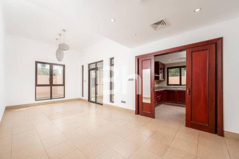 Appartement te koop in Downtown Dubai (Downtown Burj Dubai), Dubai, VAE 1 slaapkamer, 227 vr.m., nr 642742 - foto 2