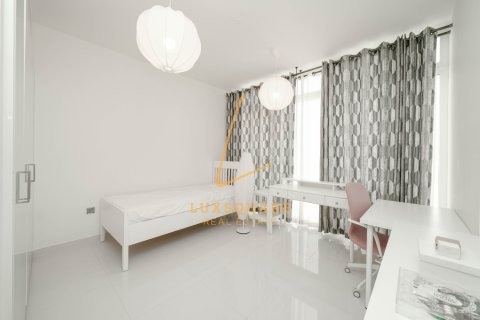 Villa en venta en DAMAC Hills (Akoya by DAMAC), Dubai, EAU 6 dormitorios, 307 m2 № 658773 - foto 23