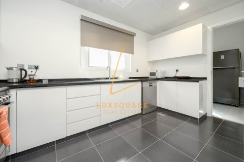 Villa en venta en DAMAC Hills (Akoya by DAMAC), Dubai, EAU 6 dormitorios, 307 m2 № 658773 - foto 10