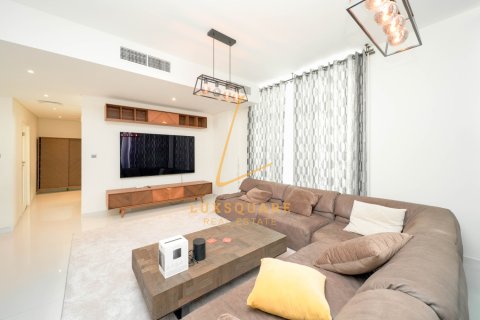 Villa en venta en DAMAC Hills (Akoya by DAMAC), Dubai, EAU 6 dormitorios, 307 m2 № 658773 - foto 12