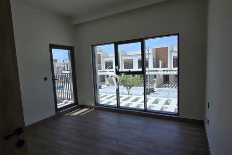 Radový dom v Damac Lagoons, Dubai, SAE 4 spálne, 145 m2 č. 713190 - Fotografia 8