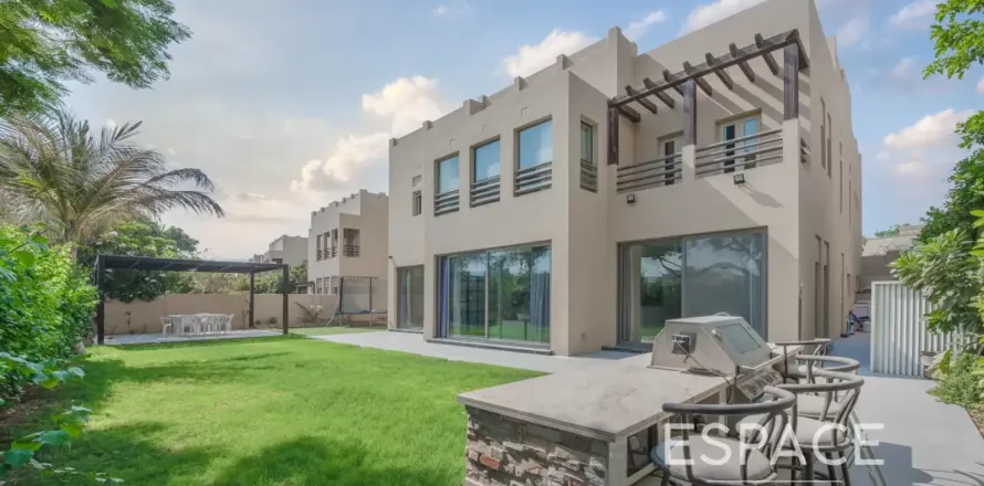 Villa em Meadows, Dubai, EAU 5 quartos, 489 m2 № 738262