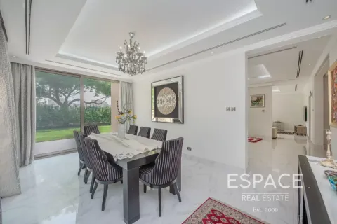 Villa para arrendamento em Meadows, Dubai, EAU 5 quartos, 489 m2 № 738262 - foto 6