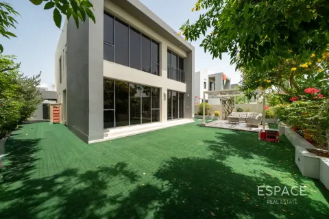 Villa para arrendamento em Dubai Hills Estate, Dubai, EAU 4 quartos, 358 m2 № 738264 - foto 1