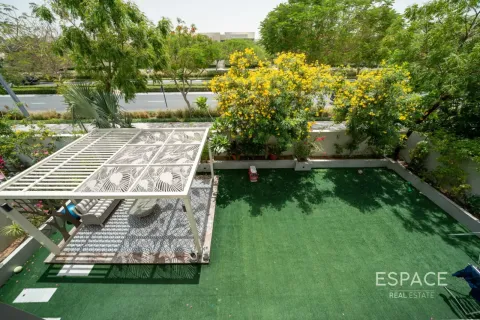 Villa para arrendamento em Dubai Hills Estate, Dubai, EAU 4 quartos, 358 m2 № 738264 - foto 16