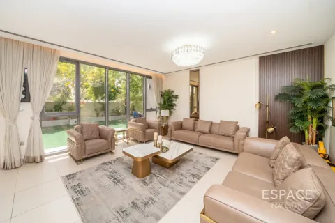 Villa para arrendamento em Dubai Hills Estate, Dubai, EAU 4 quartos, 358 m2 № 738264 - foto 4