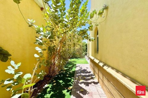 Villa te huur in Jumeirah Park, Dubai, VAE 4 slaapkamers, 790.4 vr.m., nr 720991 - foto 13