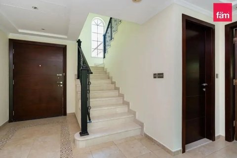 Villa te huur in Jumeirah Park, Dubai, VAE 4 slaapkamers, 790.4 vr.m., nr 720991 - foto 5