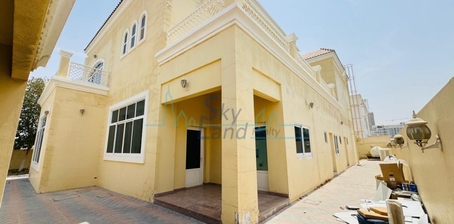 Villa in Al Barsha, Dubai, UAE 5 bedrooms, 464.5 sq.m. № 633365
