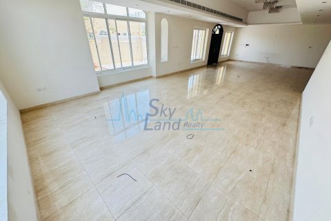 Villa in Al Barsha, Dubai, UAE 5 bedrooms, 464.5 sq.m. № 633365 - photo 10