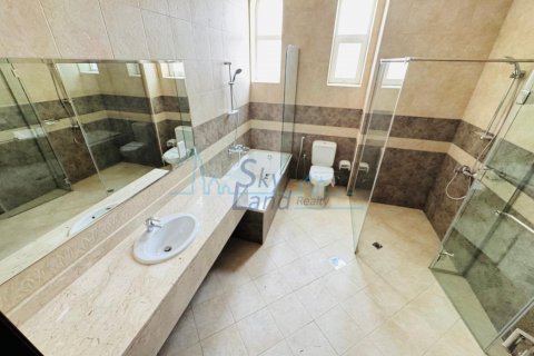 Villa in Al Barsha, Dubai, UAE 5 bedrooms, 464.5 sq.m. № 633365 - photo 21