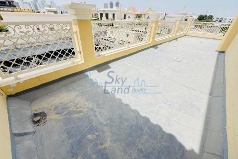 Villa in Al Barsha, Dubai, UAE 5 bedrooms, 464.5 sq.m. № 633365 - photo 31