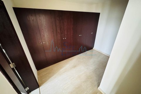 Villa in Al Barsha, Dubai, UAE 5 bedrooms, 464.5 sq.m. № 633365 - photo 16