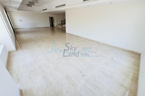 Villa in Al Barsha, Dubai, UAE 5 bedrooms, 464.5 sq.m. № 633365 - photo 11