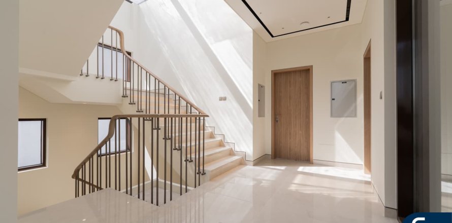 Villa asukohaga Jumeirah Park, Dubai, AÜE: 5 magamistoaga, 495 m² Nr 697791