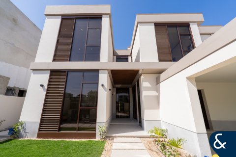 Müüa villa asukohaga Jumeirah Park, Dubai, AÜE: 5 magamistoaga, 495 m² Nr 697791 - pilt 2