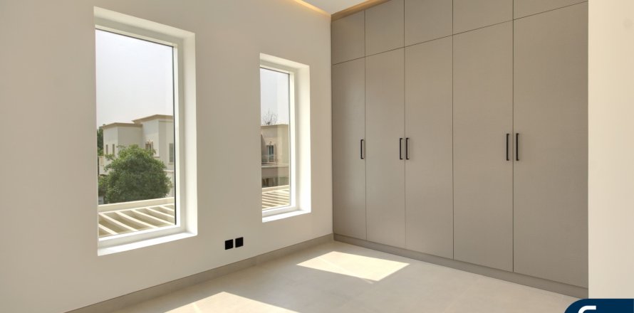 Villa i The Springs, Dubai, UAE 3 soveværelser, 157 kvm № 697788