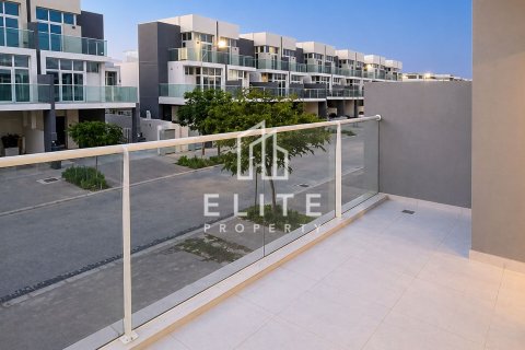 Townhouse în Dubai, EAU 3 dormitoare, 112 mp.  №754663