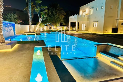 Villa Meadows, Dubaijā, AAE 4 istabas, 1221 m2 Nr. 754661 - attēls 24