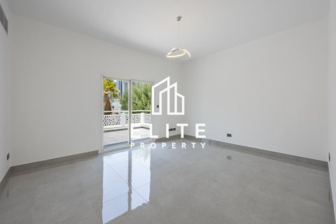 Villa Meadows, Dubaijā, AAE 4 istabas, 1221 m2 Nr. 754661 - attēls 14