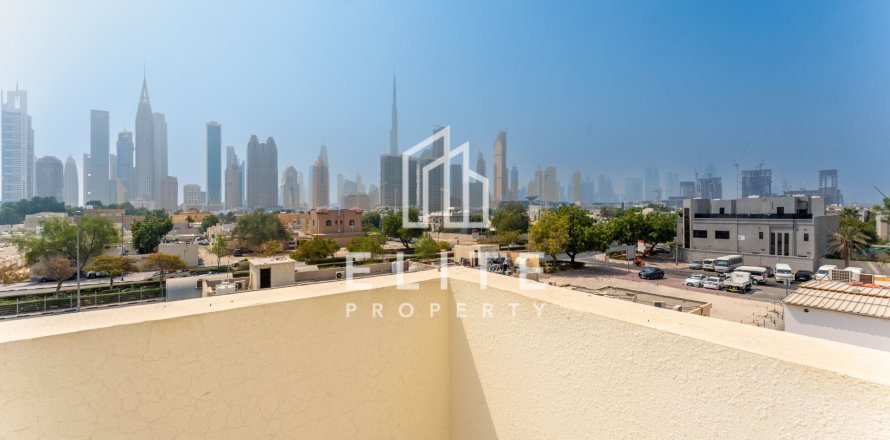 Řadový dům v Al Badaa, Dubai, SAE 4 ložnice, 669 m² Č.: 754677