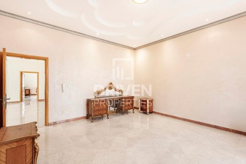 Villa in Al Barsha, Dubai, UAE 6 bedrooms, 1394 sq.m. № 653621 - photo 22