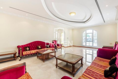 Villa in Al Barsha, Dubai, UAE 6 bedrooms, 1394 sq.m. № 653621 - photo 11
